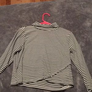 Cropped striped longsleeve shirt